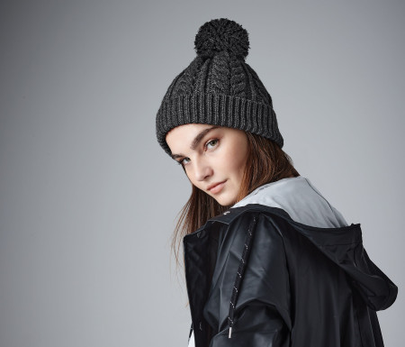 CABLE KNIT SNOWSTAR® BEANIE